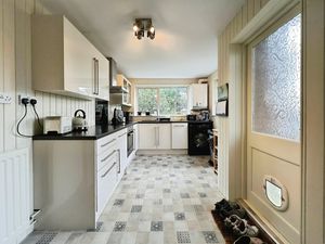 Photo 33- click for photo gallery